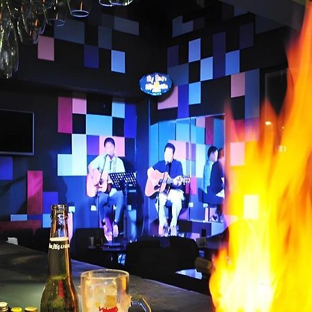 Hive Hotel Кесон-Сити Экстерьер фото