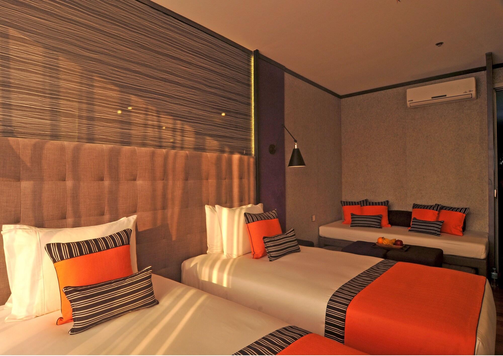 Hive Hotel Кесон-Сити Экстерьер фото
