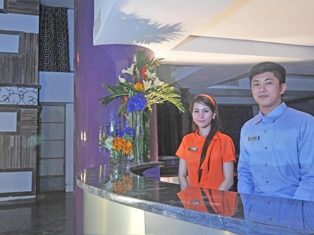 Hive Hotel Кесон-Сити Экстерьер фото