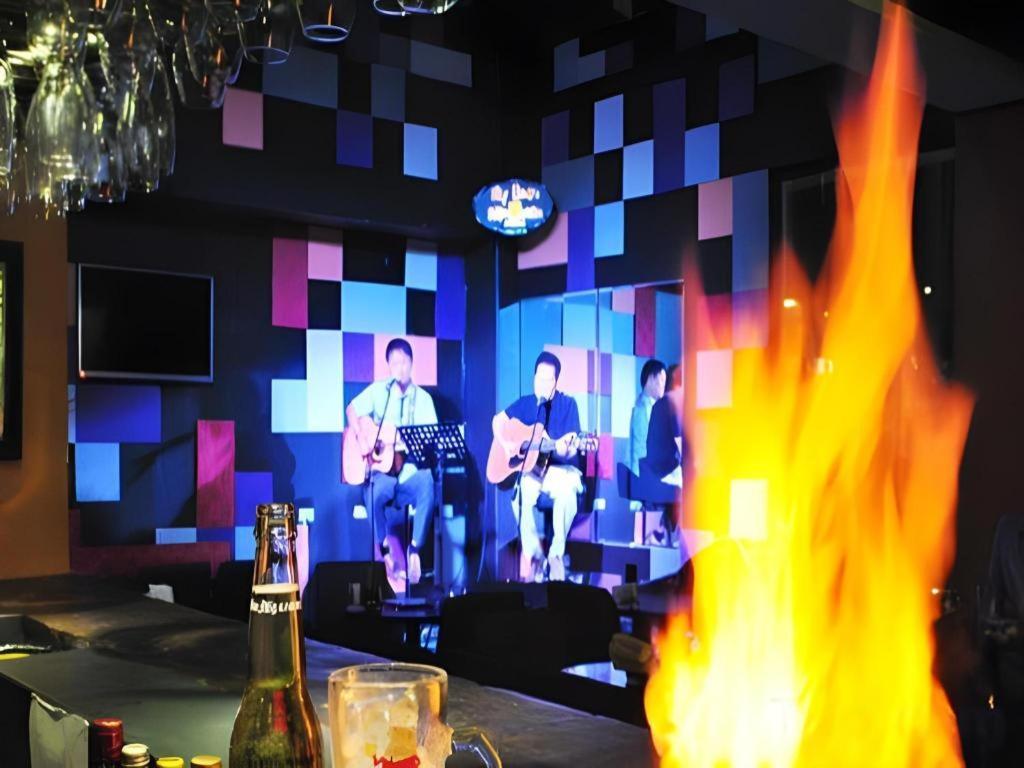 Hive Hotel Кесон-Сити Экстерьер фото