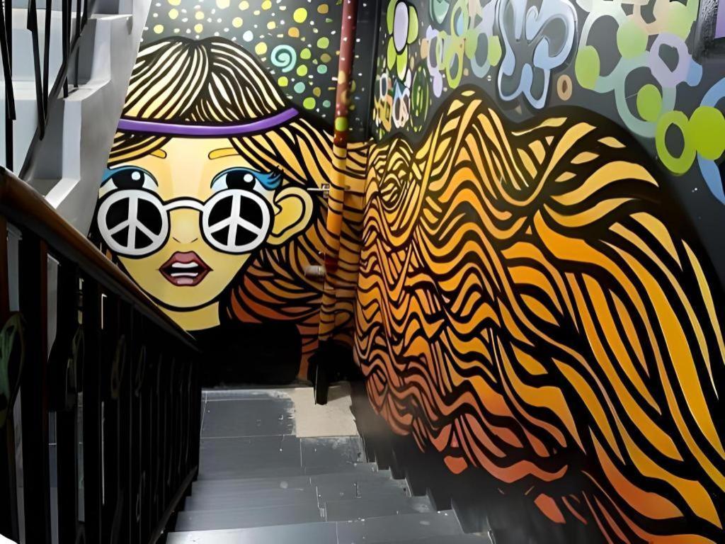 Hive Hotel Кесон-Сити Экстерьер фото