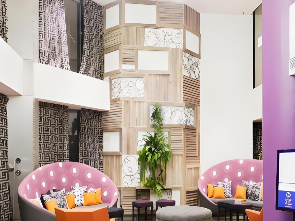 Hive Hotel Кесон-Сити Экстерьер фото
